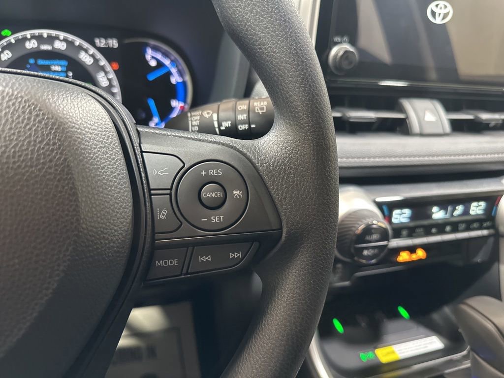 Used 2025 Toyota RAV4 XLE image 28