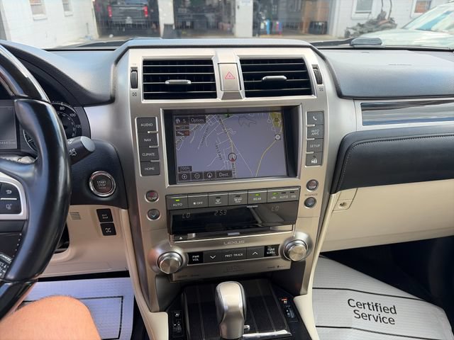Used 2021 Lexus GX 460 Premium w/ Accessory Package AWD/4WD image 17