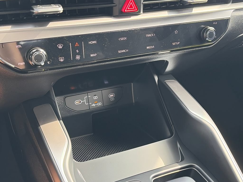 New 2026 Kia Sorento LX FWD image 19