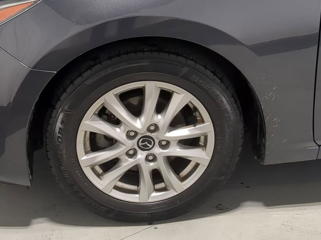 Used 2015 MAZDA MAZDA3 i Touring w/ Technology Package image 17