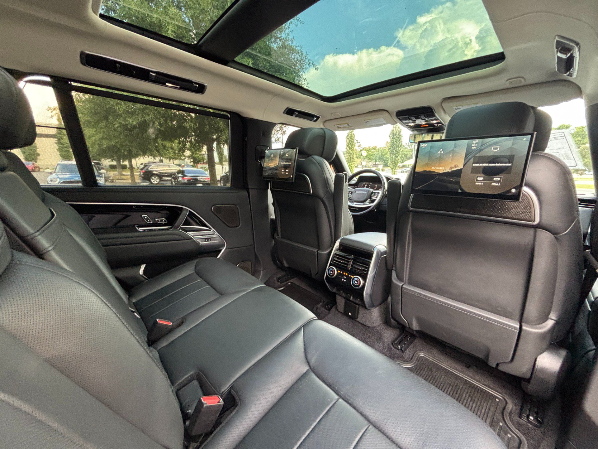 Used 2024 Land Rover Range Rover Long Wheelbase Autobiography AWD/4WD image 24