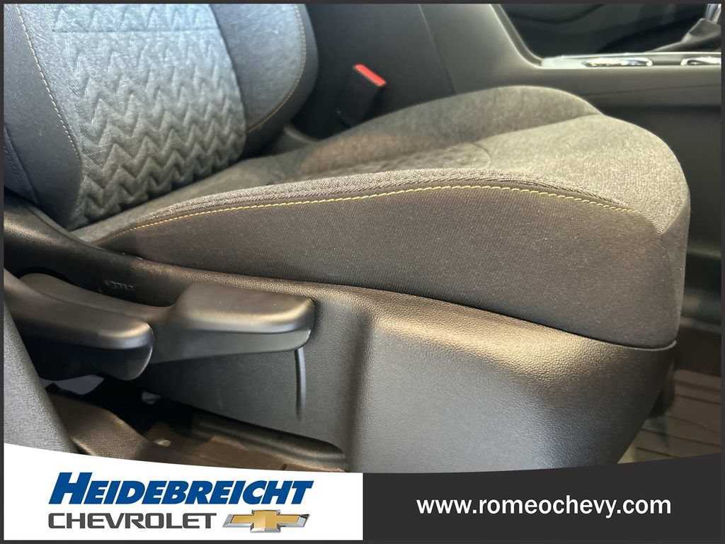 Used 2023 Chevrolet Equinox LT FWD image 35