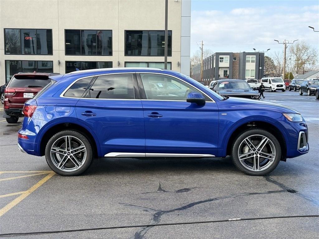 Used 2022 Audi Q5 e Premium w/ Convenience Package image 8