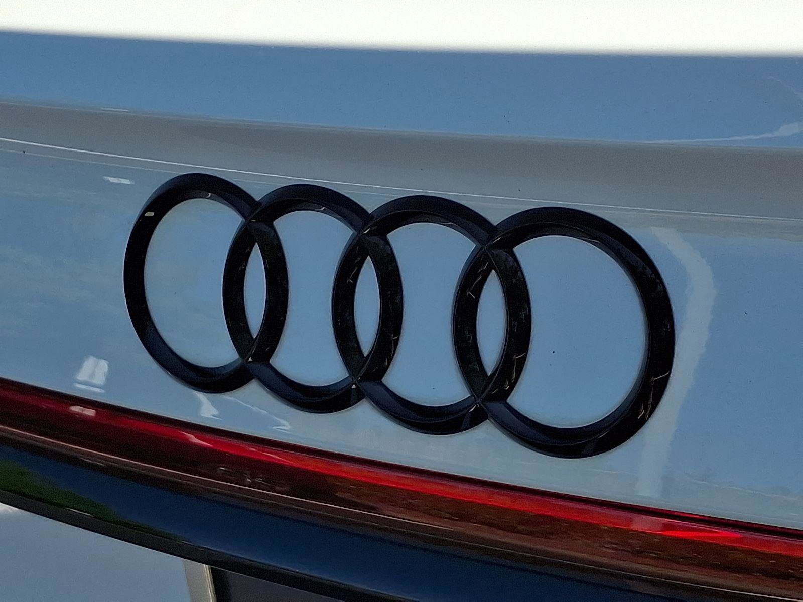 Used 2023 Audi S8 AWD/4WD image 31