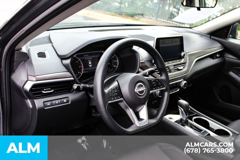 Used 2024 Nissan Altima 2.5 SV FWD image 30