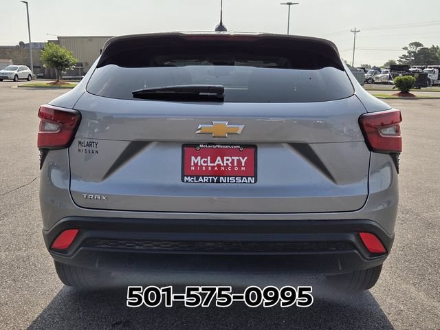Used 2026 Chevrolet Trax LS w/ LS Convenience Package FWD image 4