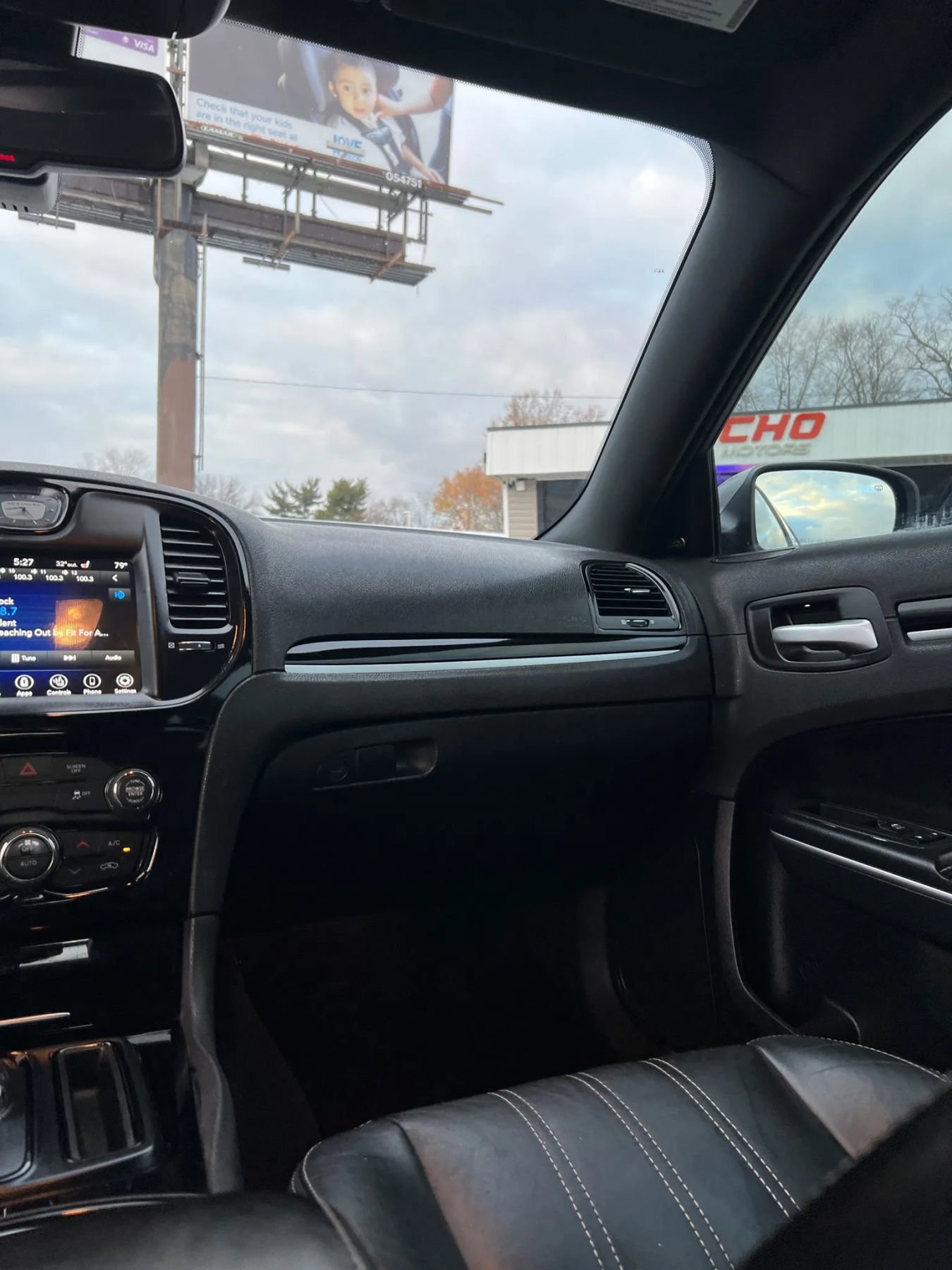 Used 2018 Chrysler 300 S image 13