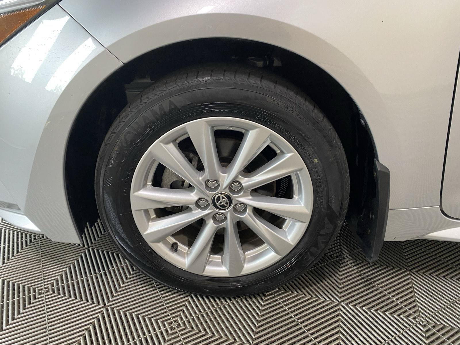 Used 2024 Toyota Corolla LE w/ LE Convenience Package FWD image 10