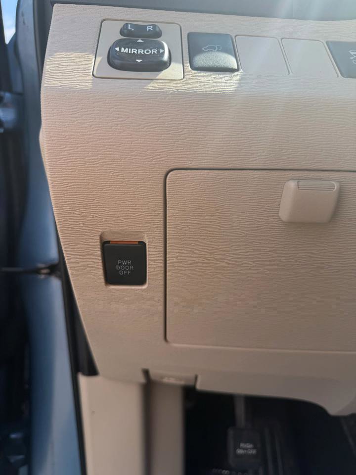 Used 2009 Toyota Venza FWD image 33