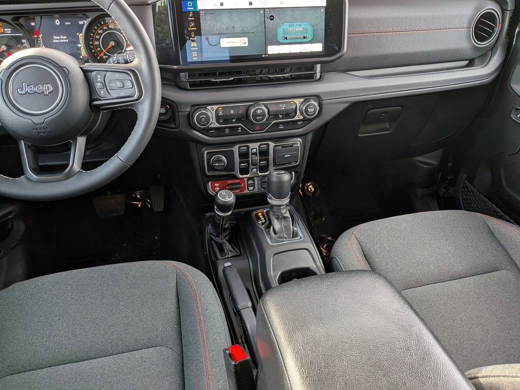 Used 2025 Jeep Wrangler Unlimited Rubicon w/ Convenience Group image 23