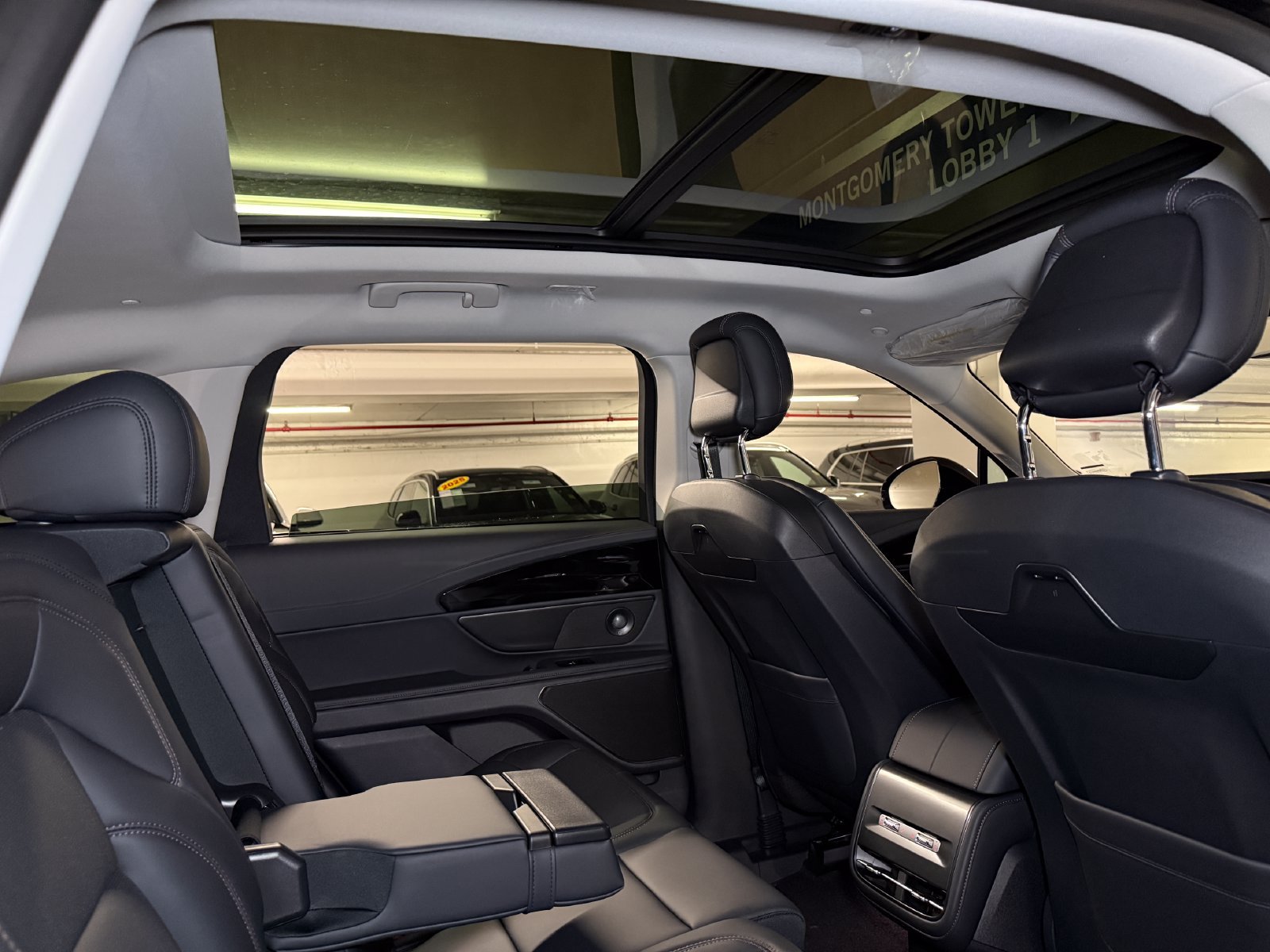New 2026 Lincoln Nautilus Hybrid AWD/4WD image 8