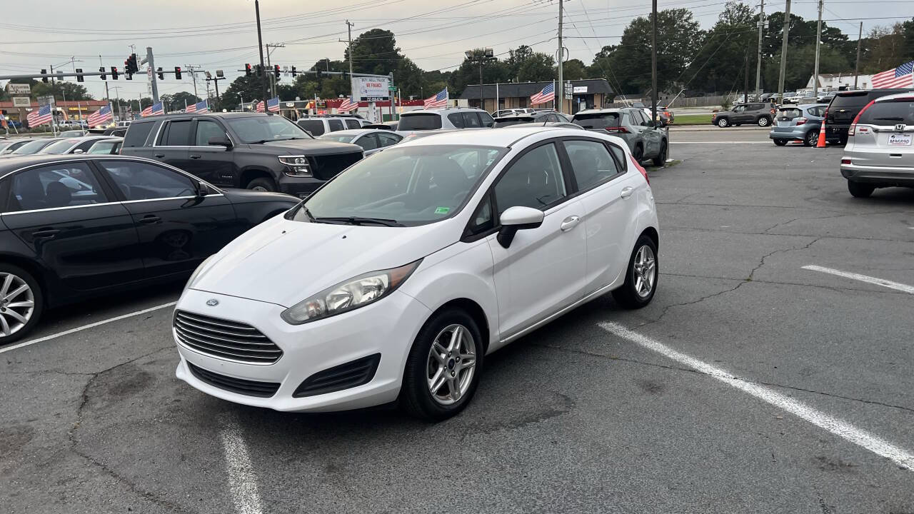 Used 2018 Ford Fiesta SE FWD image 12