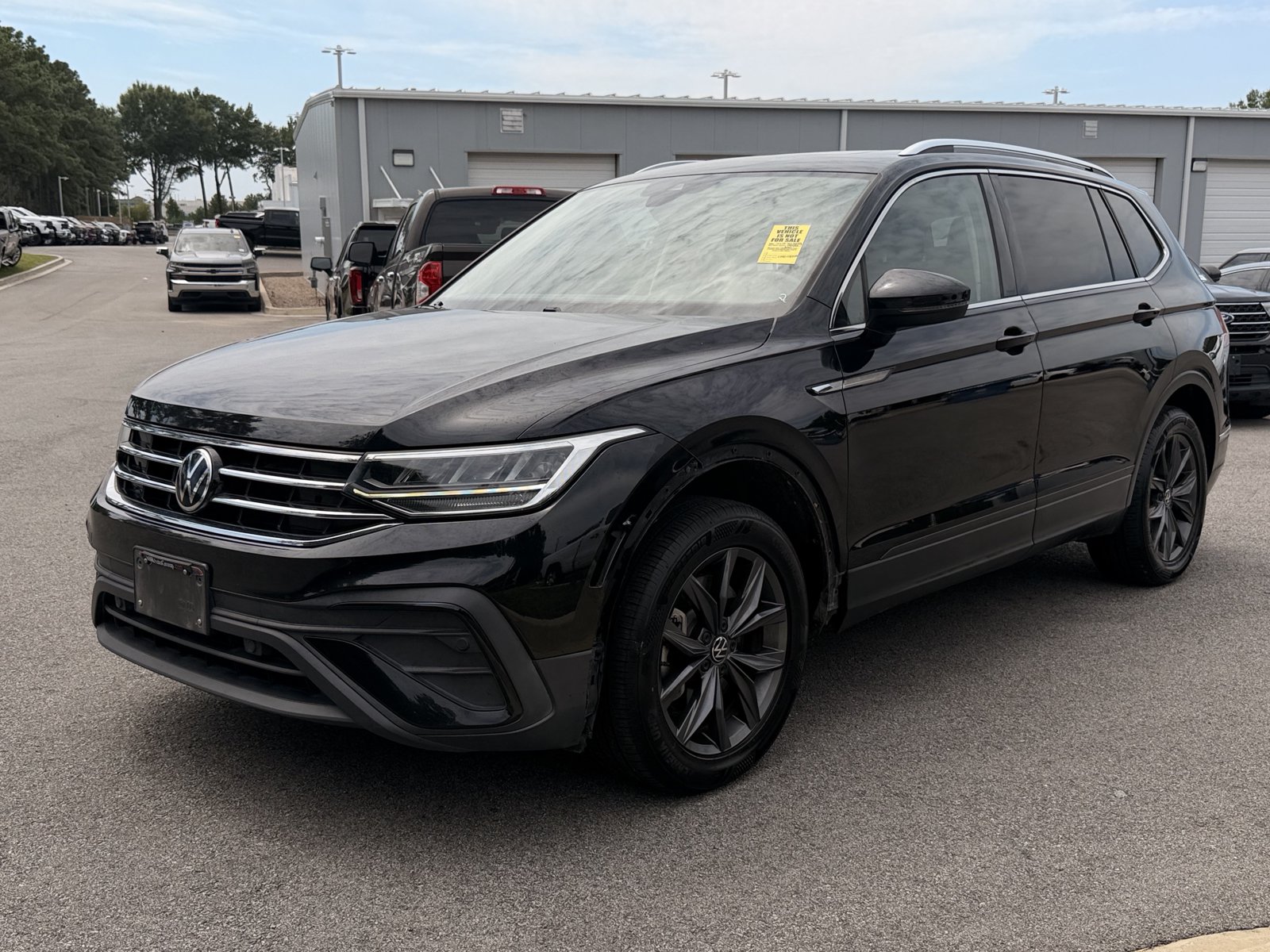 Used 2022 Volkswagen Tiguan SE FWD image 7