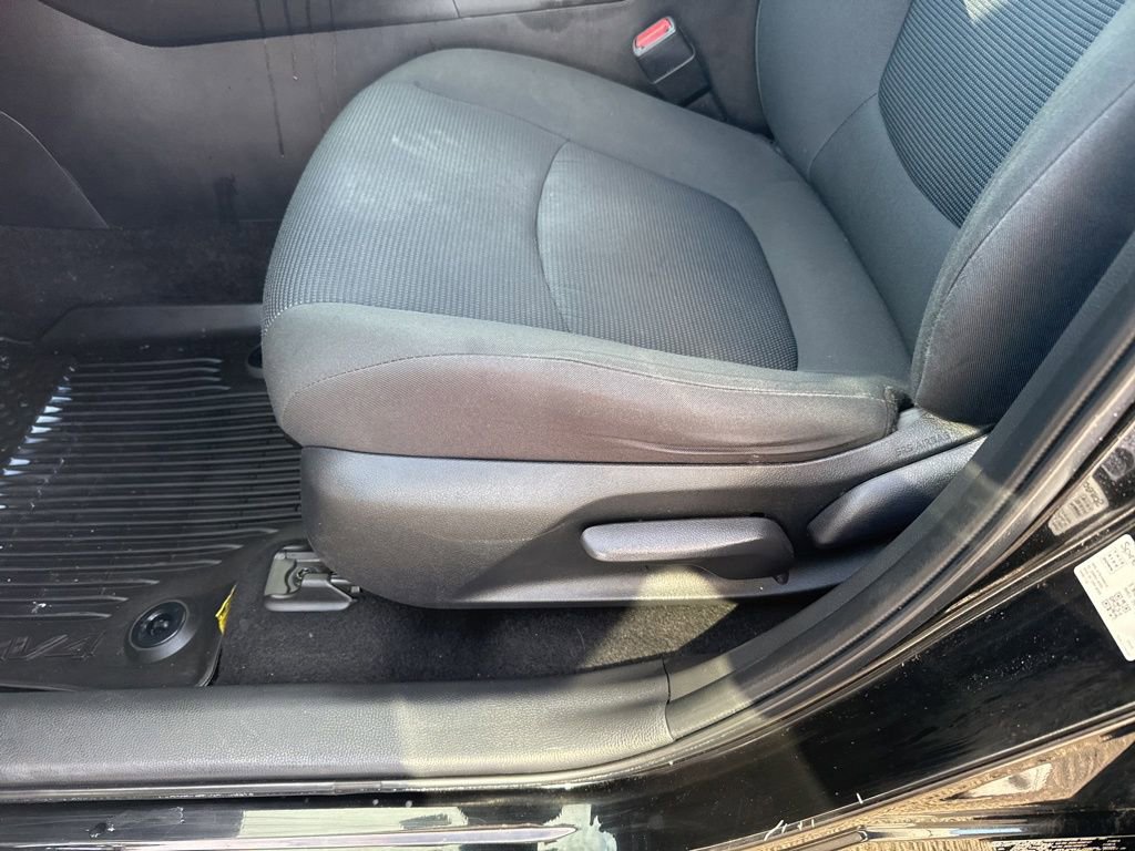 Used 2023 Toyota RAV4 LE image 18