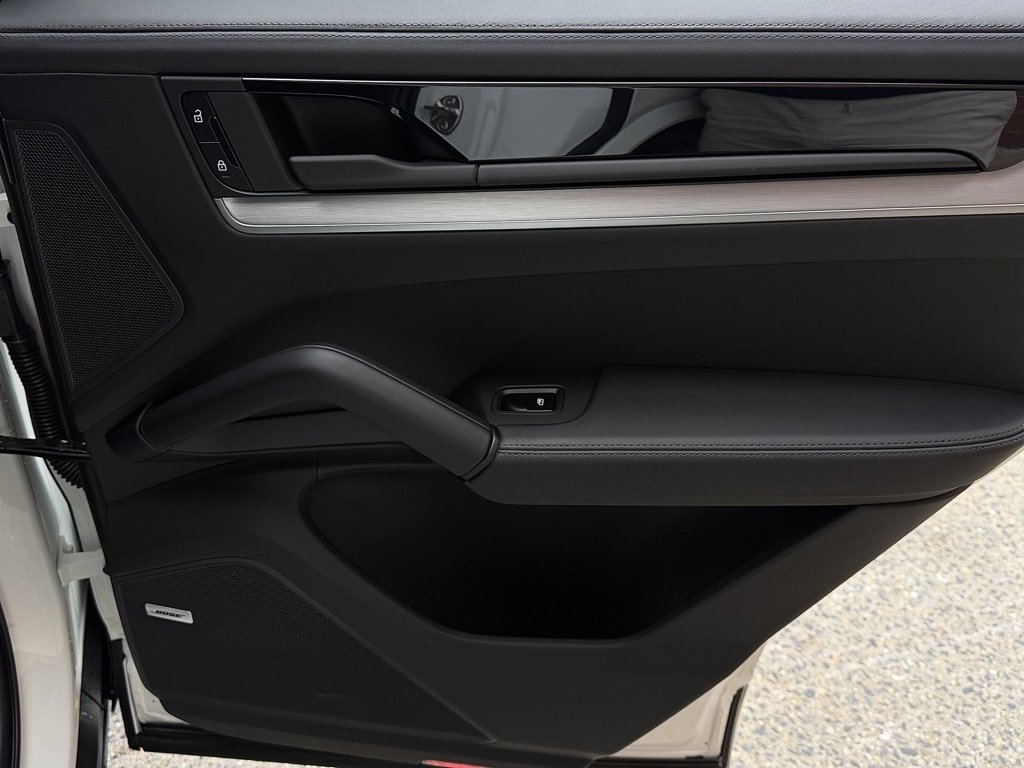 Certified 2024 Porsche Cayenne Turbo image 25