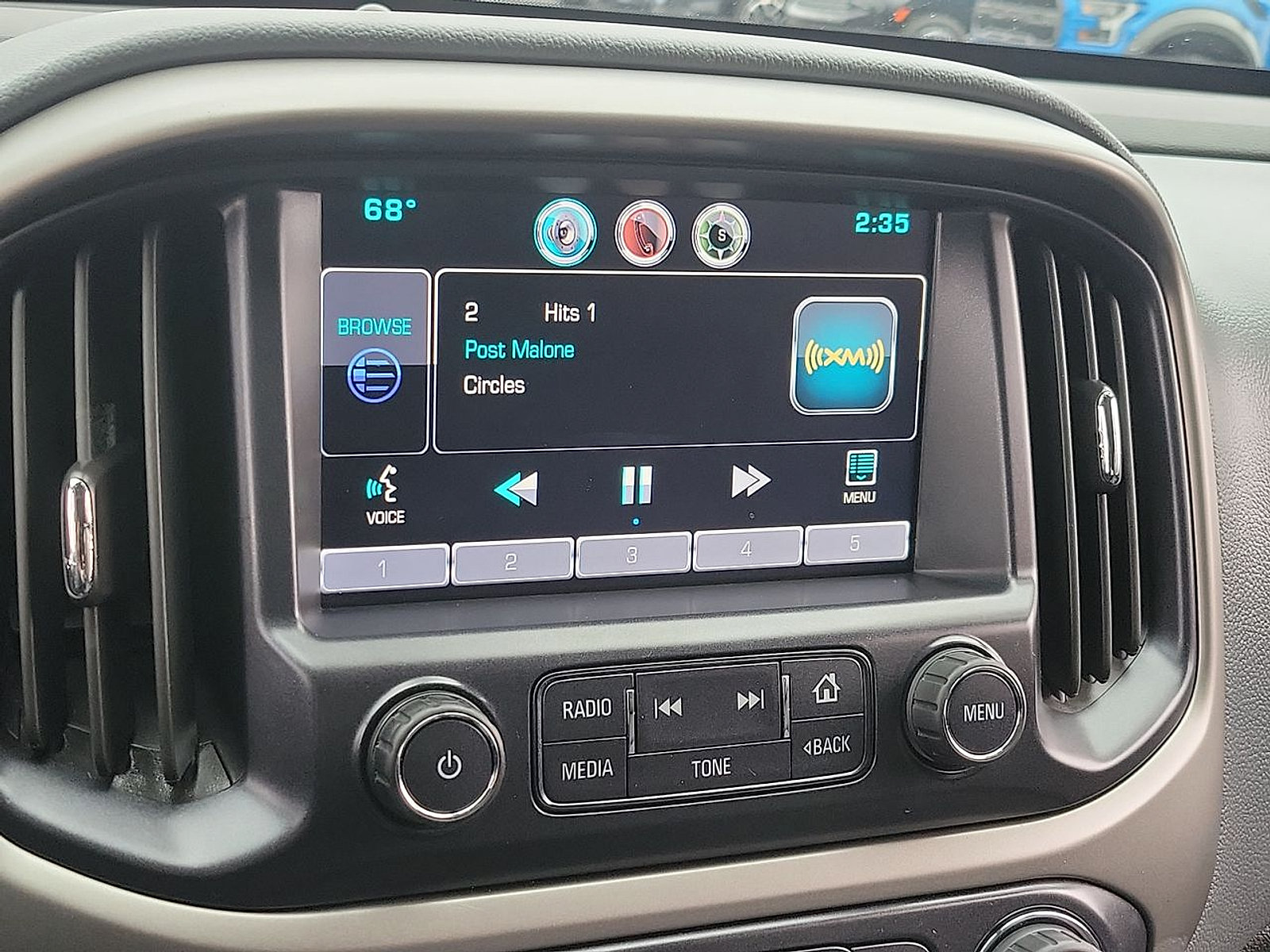 Used 2015 Chevrolet Colorado Z71 AWD/4WD image 16