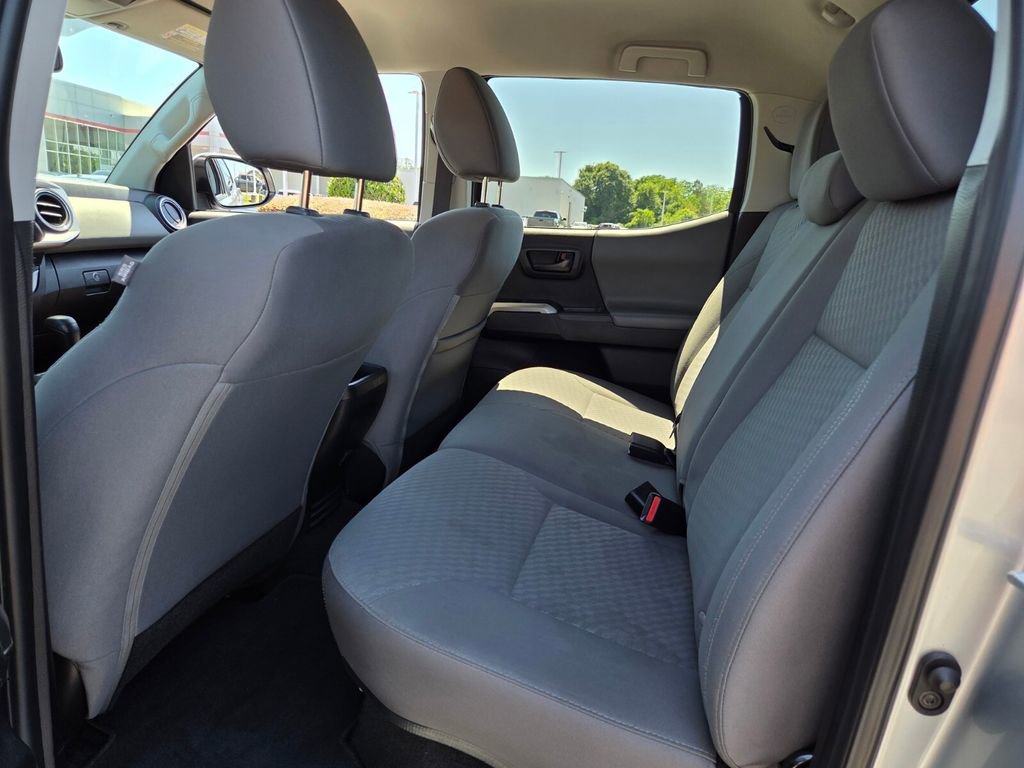 Used 2023 Toyota Tacoma SR5 AWD/4WD image 7