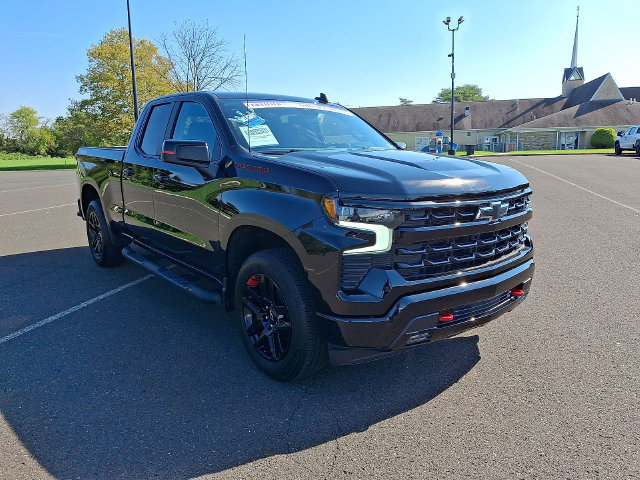 Used 2024 Chevrolet Silverado 1500 RST w/ Redline Edition AWD/4WD image 2