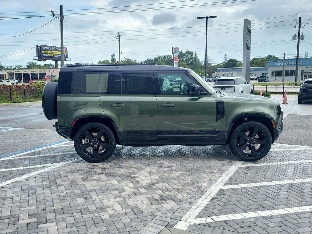 New 2026 Land Rover Defender 110 X-Dynamic SE image 6