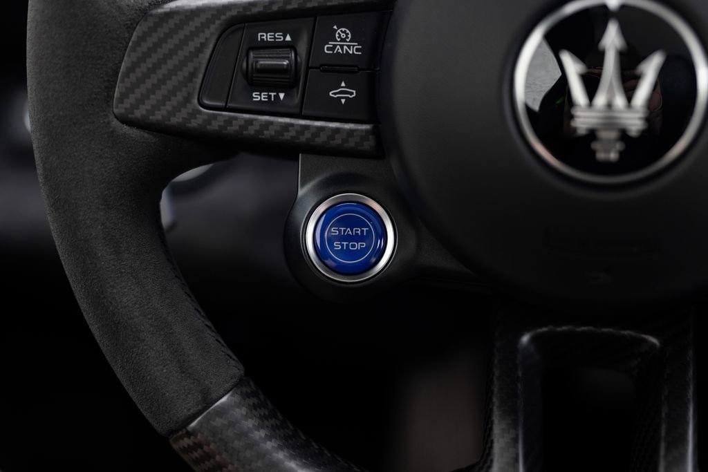 Used 2023 Maserati MC20 Spyder RWD image 32