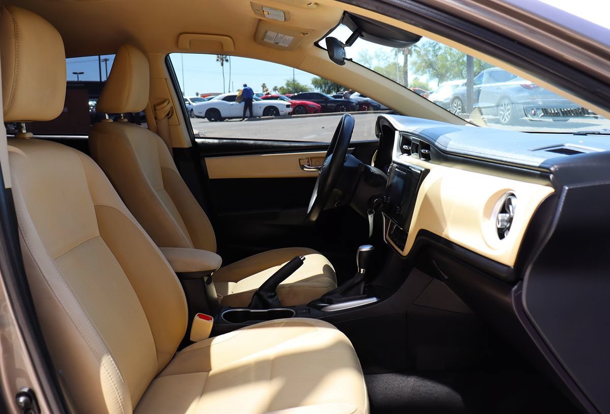 Used 2018 Toyota Corolla LE w/ Carpet Mat Package (TMS) FWD image 33