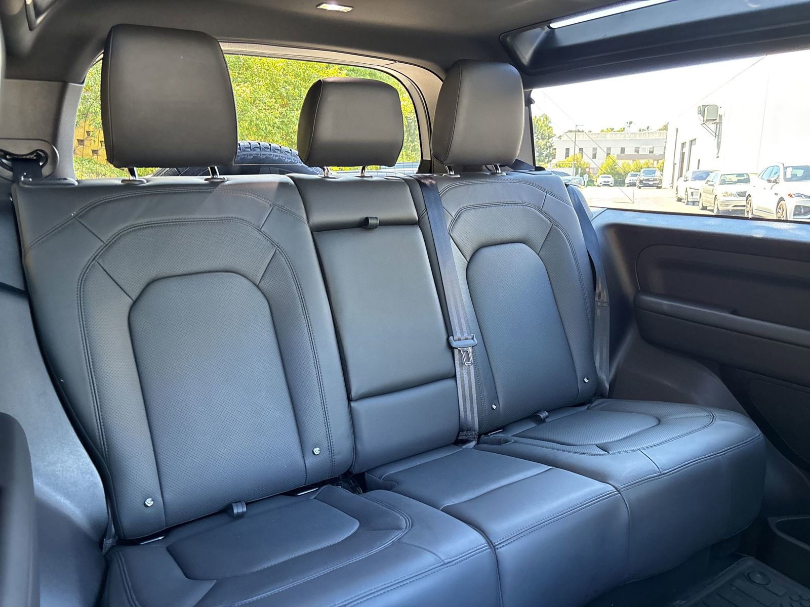 Used 2025 Land Rover Defender 90 S image 30