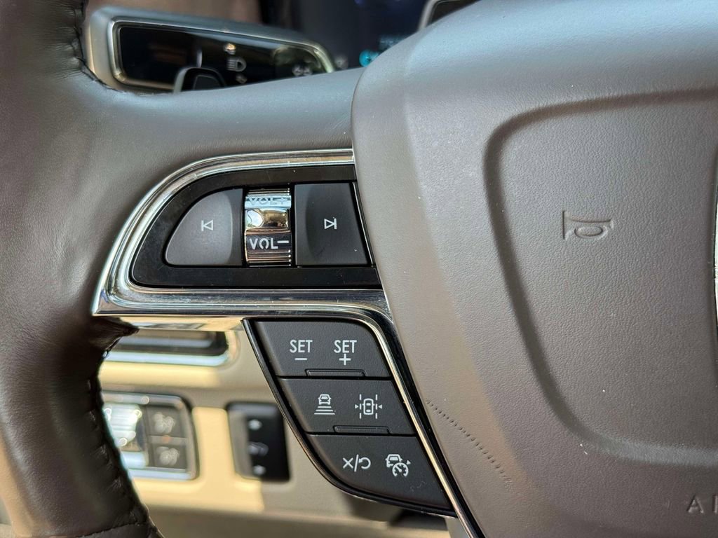 Used 2023 Lincoln Navigator Reserve AWD/4WD image 35