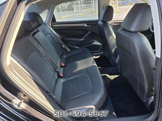 Used 2017 Volkswagen Passat 1.8T R-Line w/ R-Line Lighting Package FWD image 14