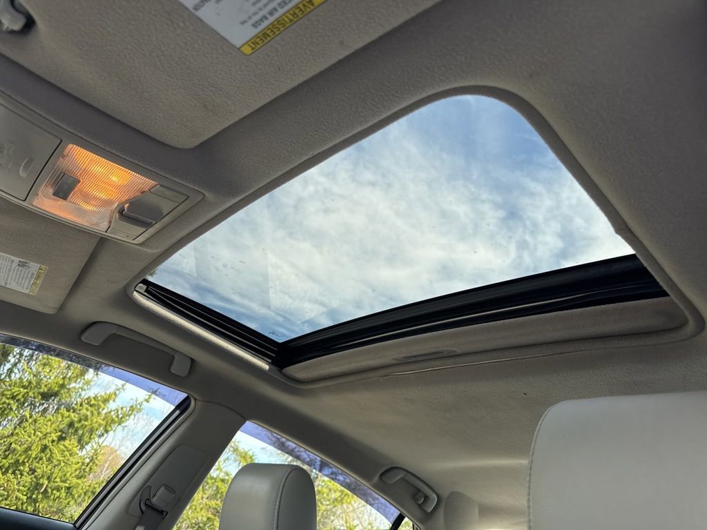 Used 2011 Toyota Avalon Limited image 10