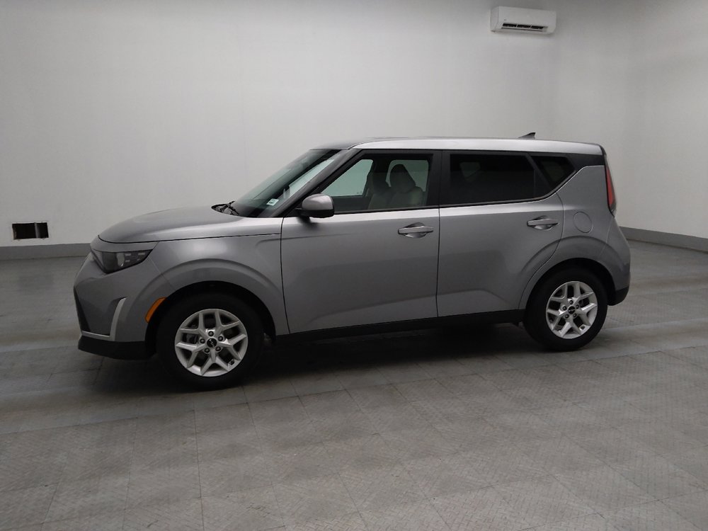 Used 2025 Kia Soul LX image 2