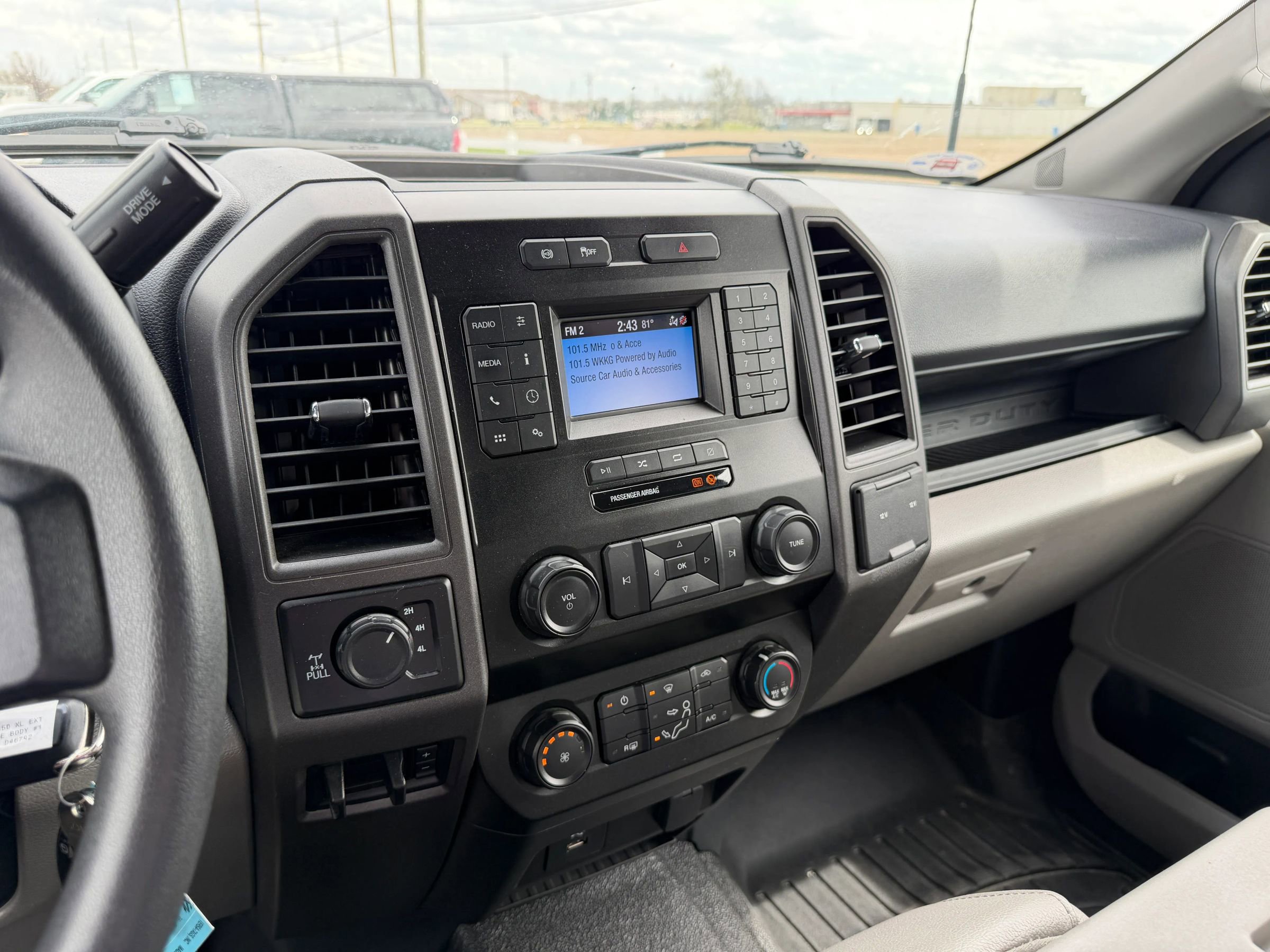 Used 2022 Ford F350 XL w/ Power Equipment Group image 25