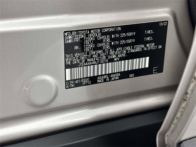 Used 2022 Toyota Venza XLE image 31