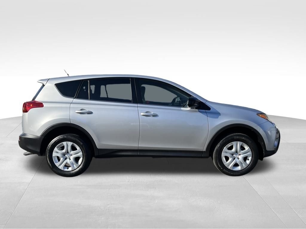 Used 2015 Toyota RAV4 LE image 6