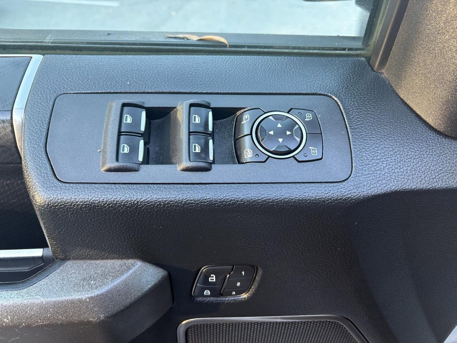 Used 2018 Ford F150 Raptor w/ Equipment Group 802A Luxury image 20