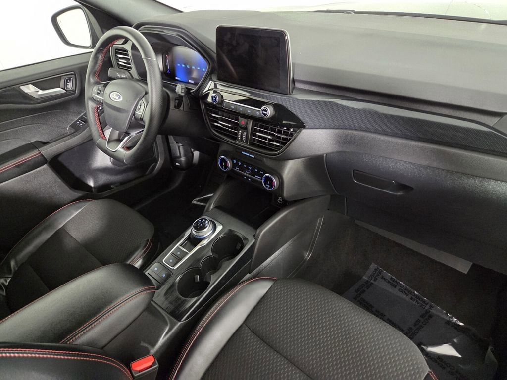 Used 2025 Ford Escape ST-Line image 28