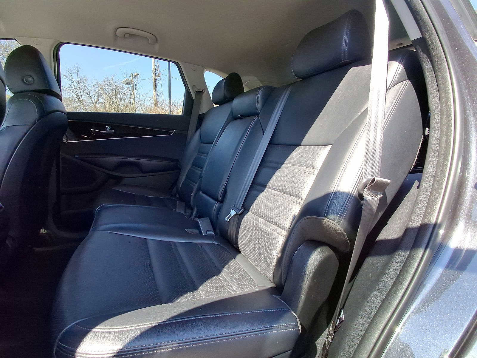 Used 2019 Kia Sorento EX image 20