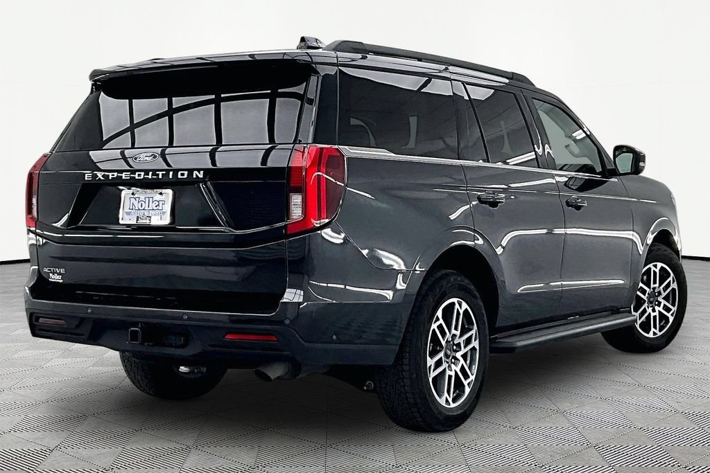 Certified 2025 Ford Expedition Active AWD/4WD image 2