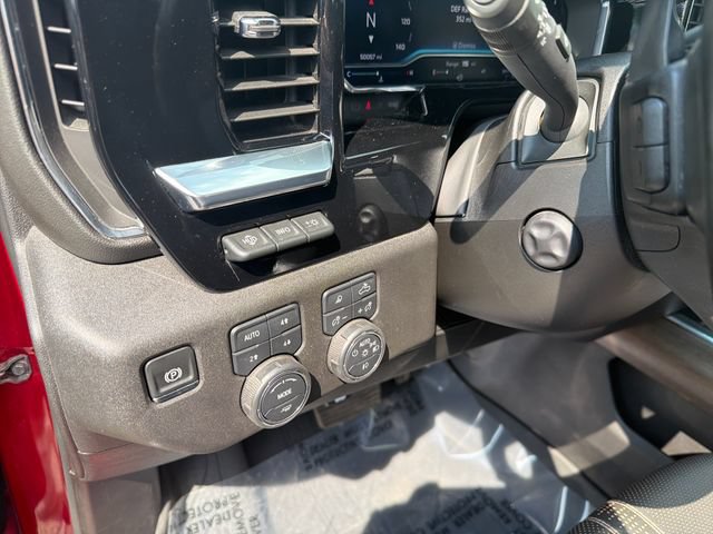 Used 2025 Chevrolet Silverado 1500 High Country AWD/4WD image 13