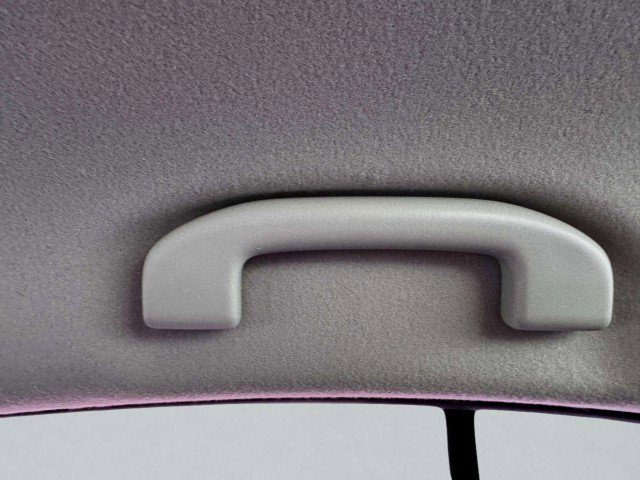 Used 2021 Nissan Versa SR image 38