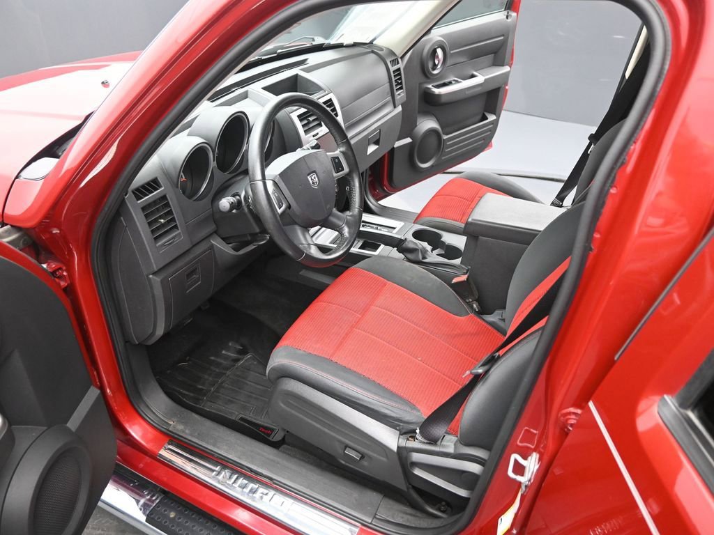 Used 2009 Dodge Nitro R/T image 9