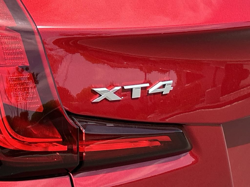 Used 2024 Cadillac XT4 Luxury w/ Cold Weather Package FWD image 33