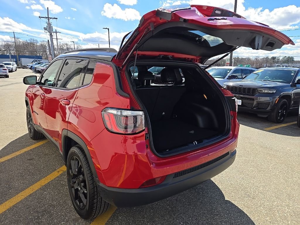 Used 2023 Jeep Compass Altitude w/ Convenience Group image 12