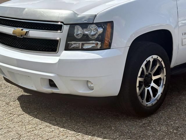 Used 2013 Chevrolet Tahoe LT w/ Luxury Package AWD/4WD image 7