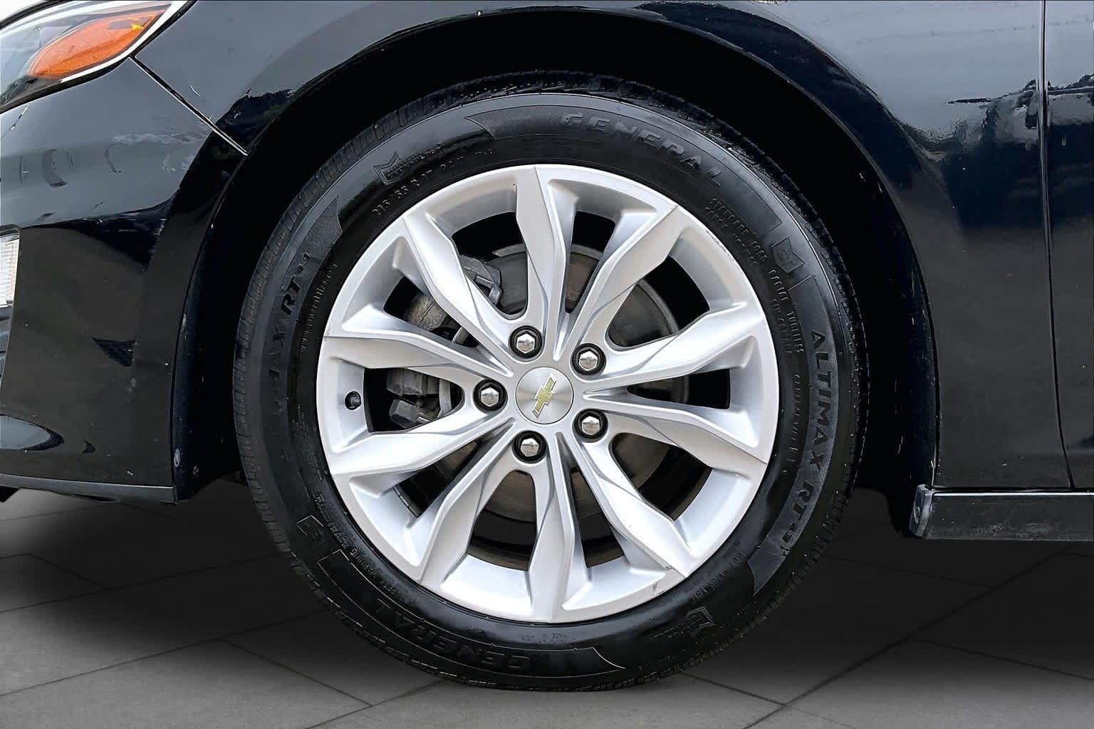 Used 2020 Chevrolet Malibu LT FWD image 11