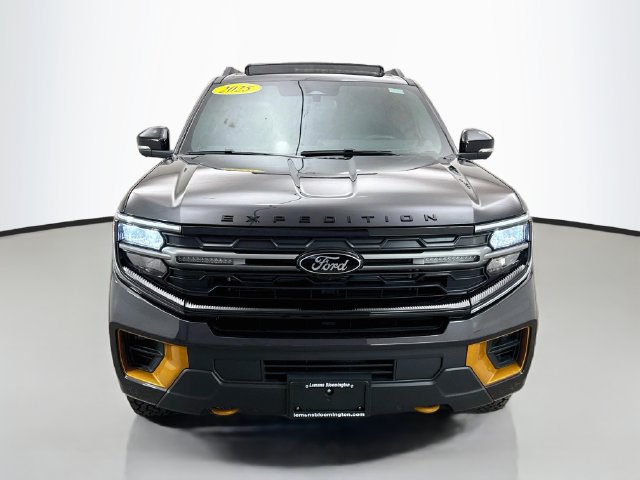 Used 2025 Ford Expedition Tremor AWD/4WD image 2