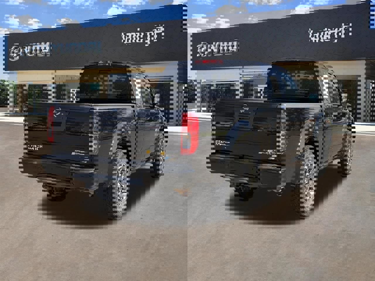 Used 2018 Nissan Frontier Desert Runner image 12