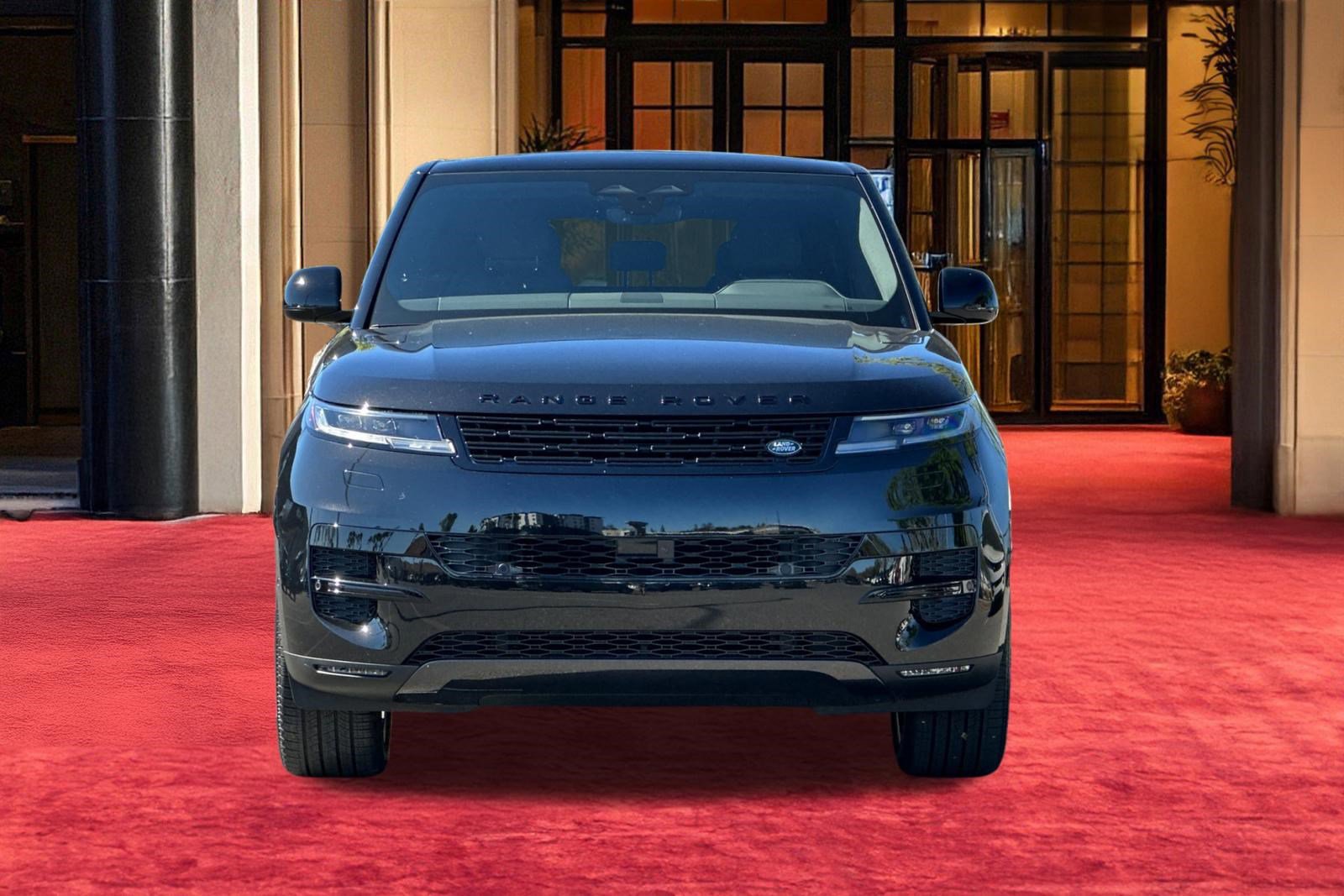 Used 2025 Land Rover Range Rover Sport SE image 7