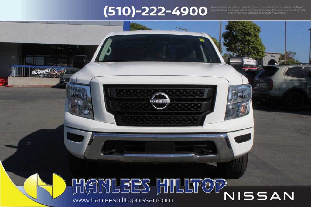 Used 2023 Nissan Titan SV image 4