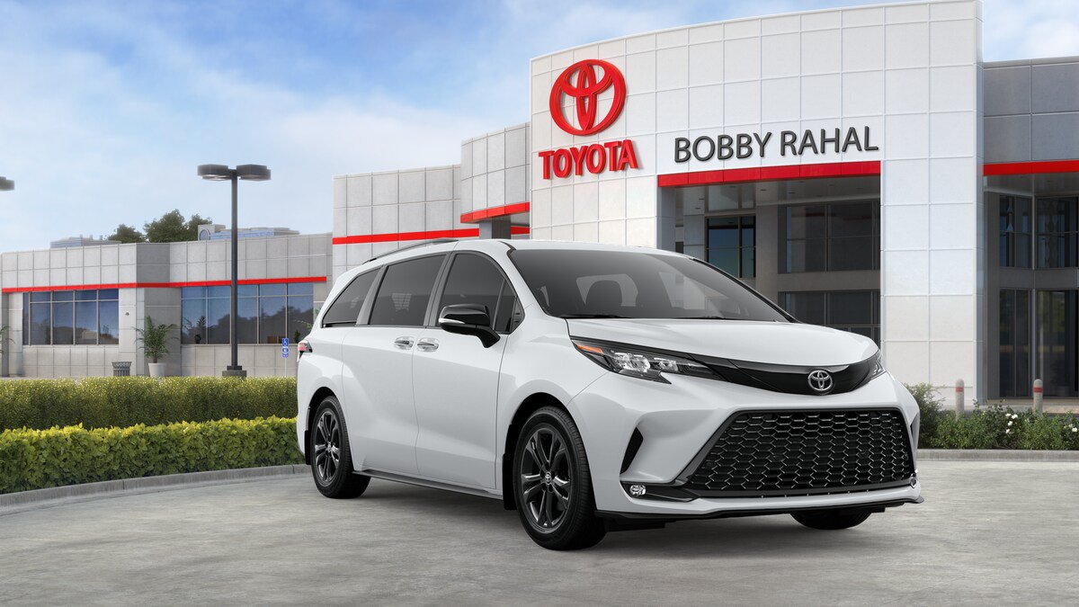 New 2026 Toyota Sienna XSE AWD/4WD image 15