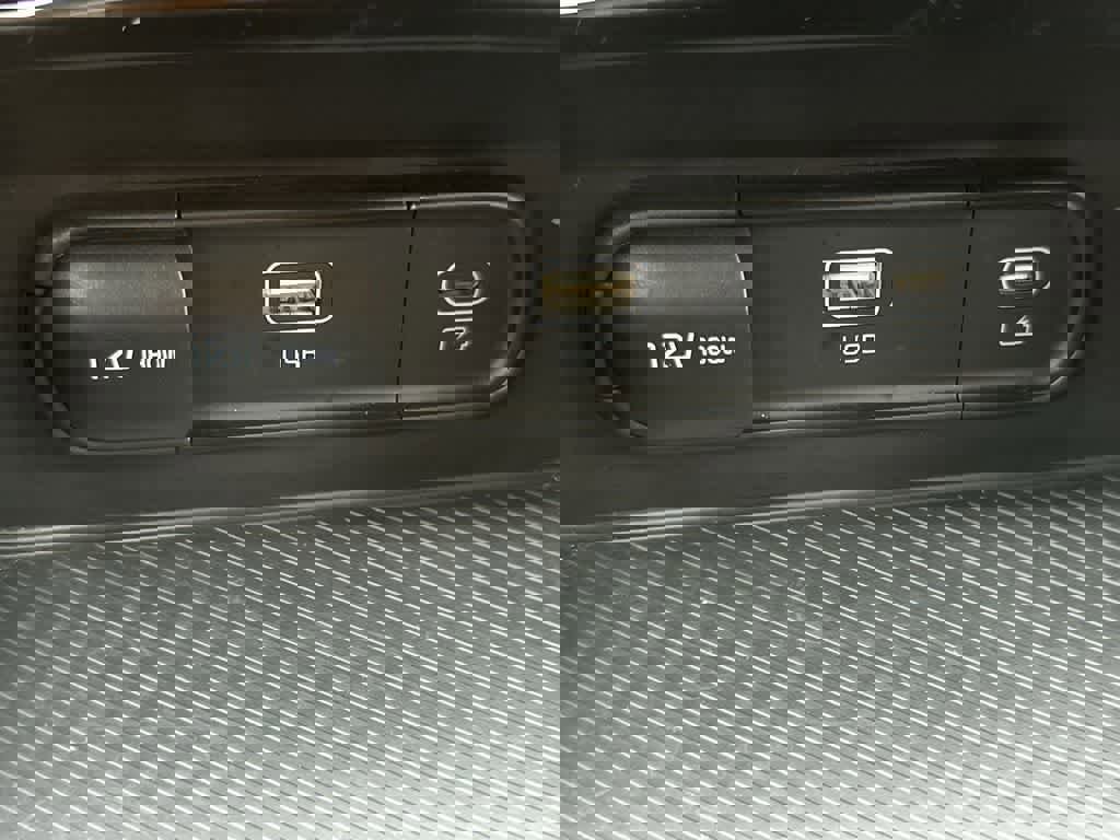 Certified 2023 Kia Sportage LX image 17